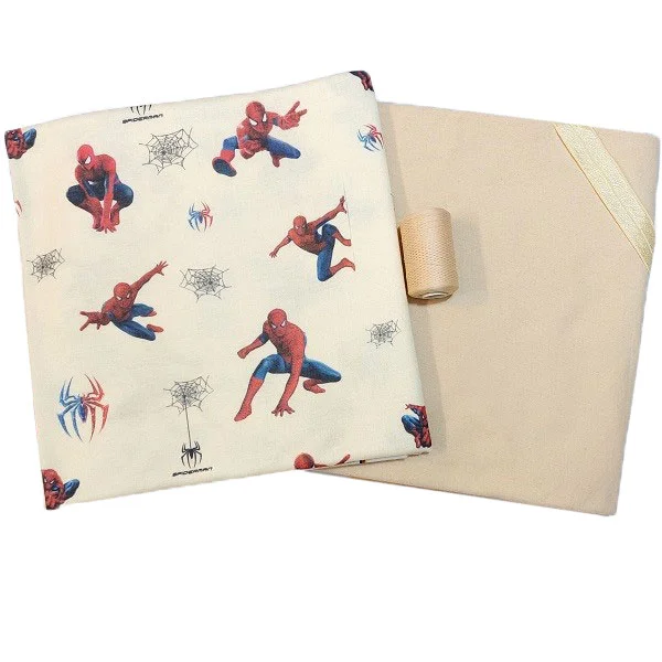 پارچه تریکو طرح مرد عنکبوتی (اسپایدر من) به همراه ست یکرو پنبه کرمی و قرقره همرنگ